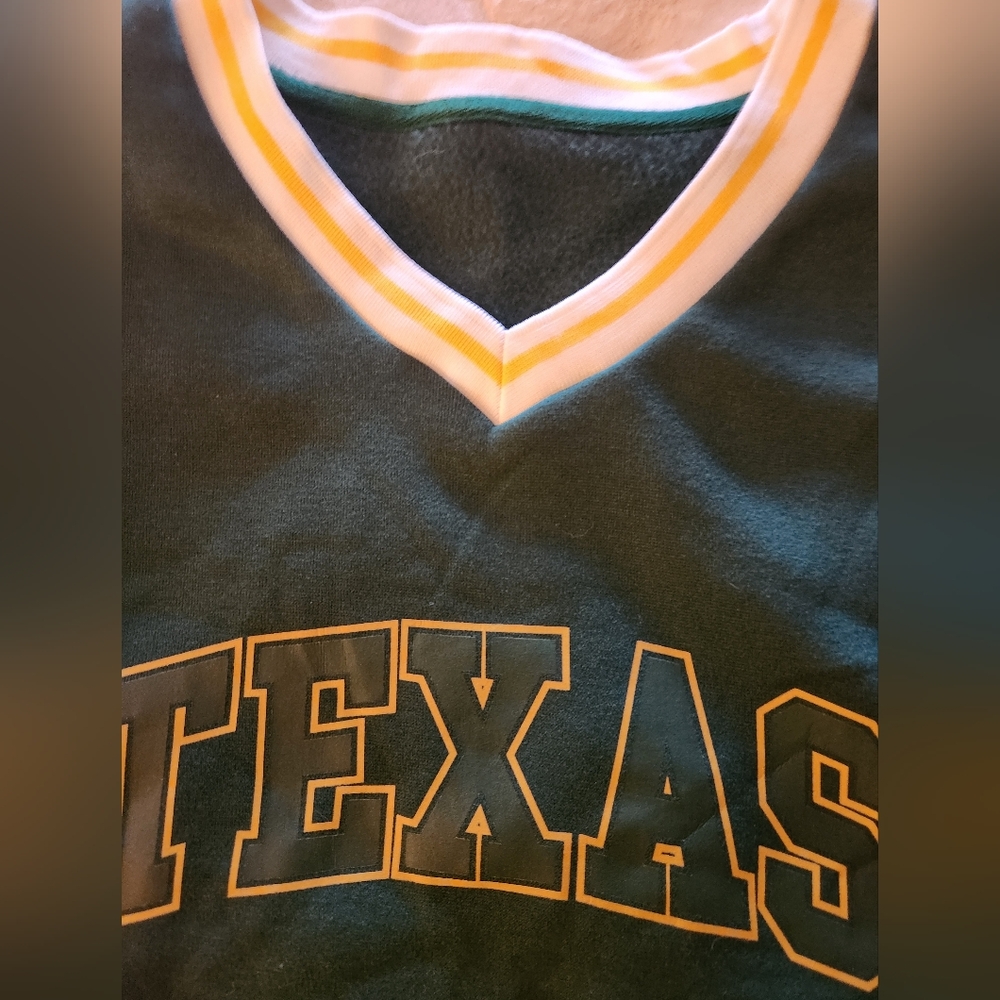 NWOT SHEIN Gender Neutral Green Texas V-neck Sweatshirt Size M - Picture 2 of 6